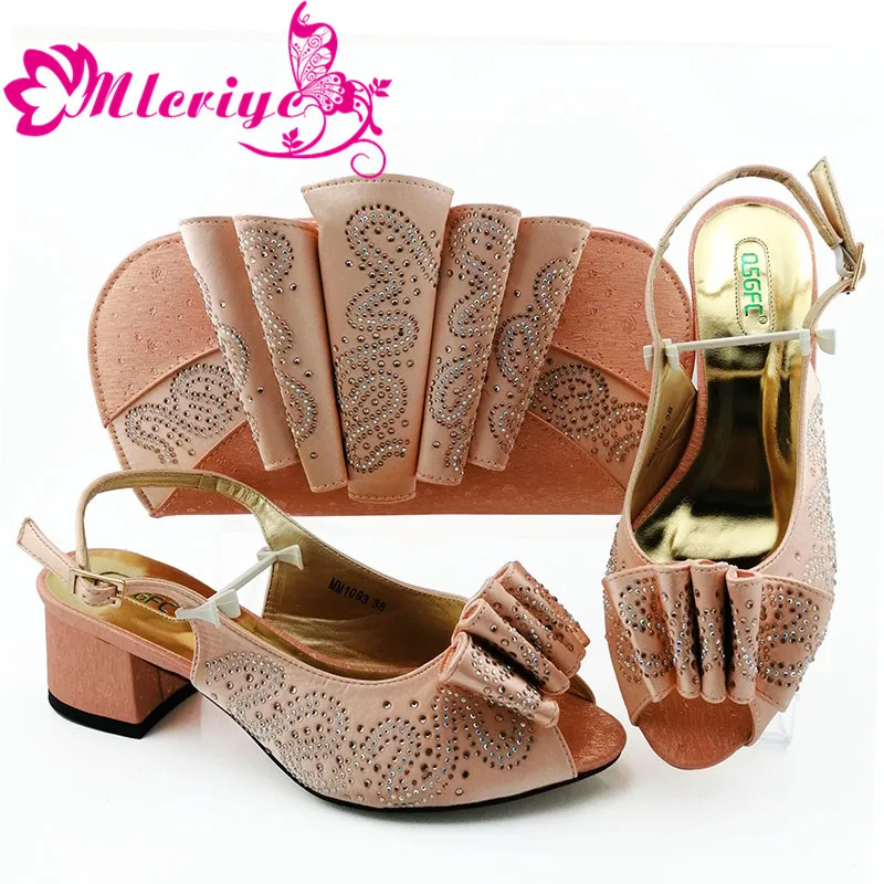 Новейшая модель модная обувь на высоком каблуке в итальянском стиле и сумка
