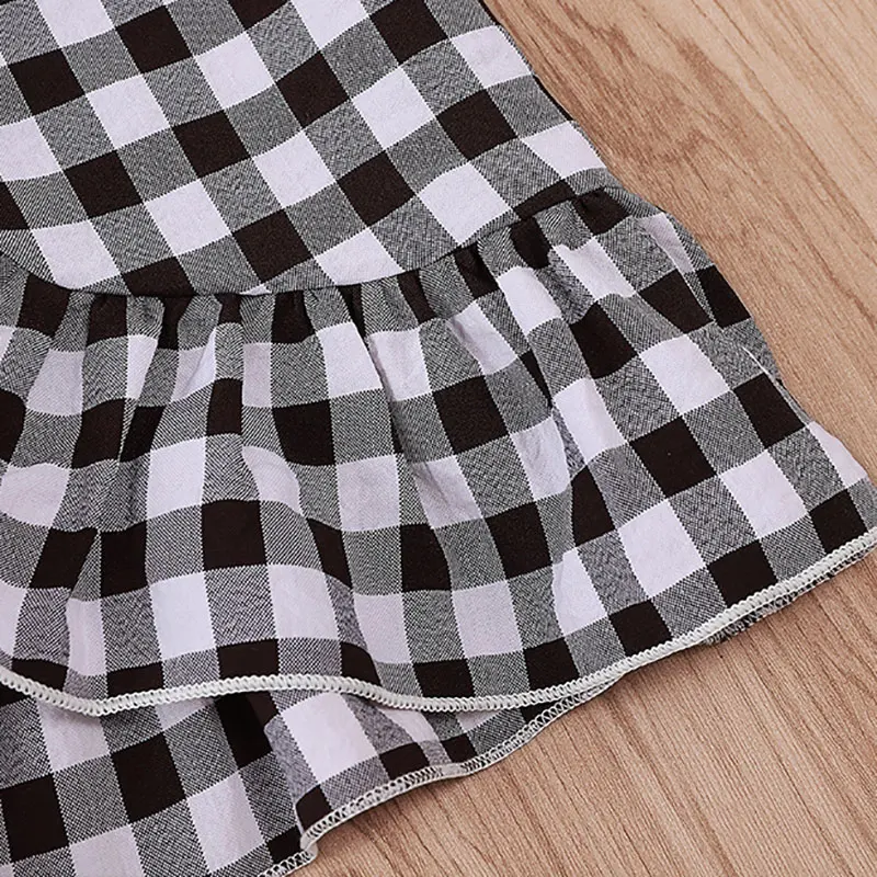 Новинка; Весенняя Красная футболка с длинными рукавами и открытыми плечами для маленьких девочек; блузка+ короткие юбки в клетку; комплект повседневной одежды
