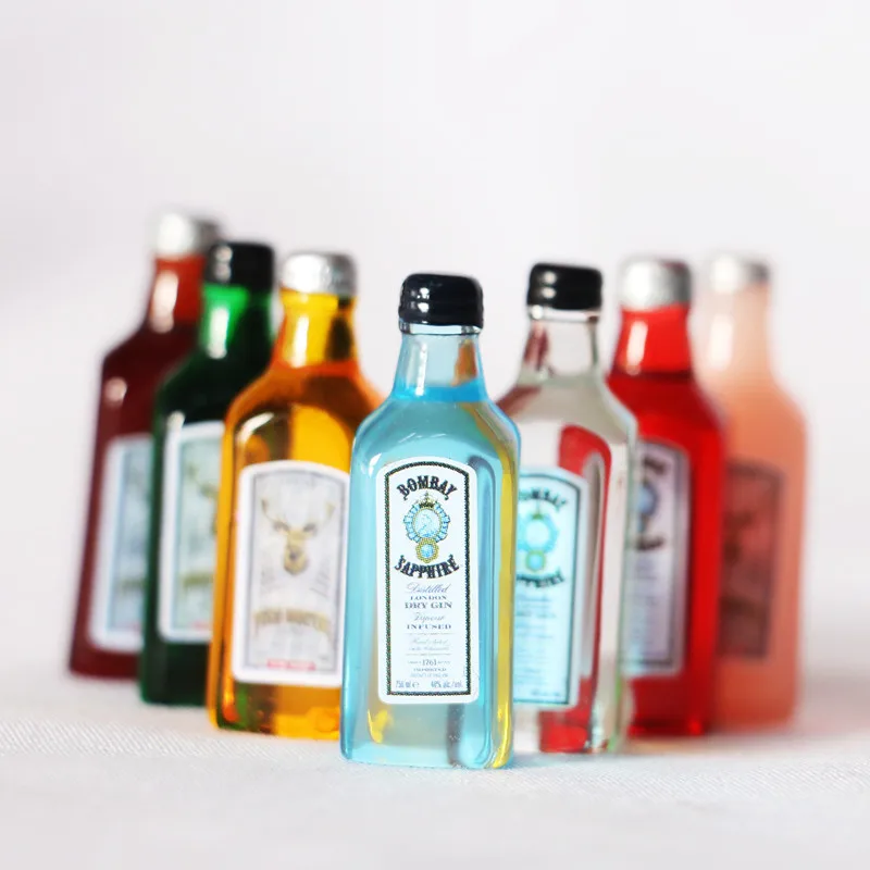 1/12 Scale Mini Liqueur Wine Bottle Model Pretend Doll Drink Miniature Dollhouse Food for Barbies Blyth Doll House Kitchen Toy