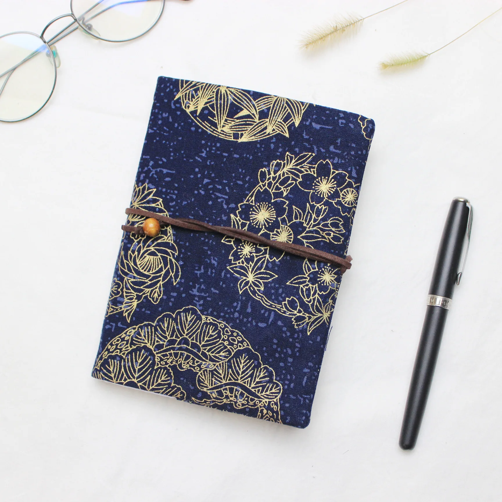 

[Qian li] Retro Totem Handmade bu shu tao Laptop Fabric Cover PDA A5A6 Size Adjustable
