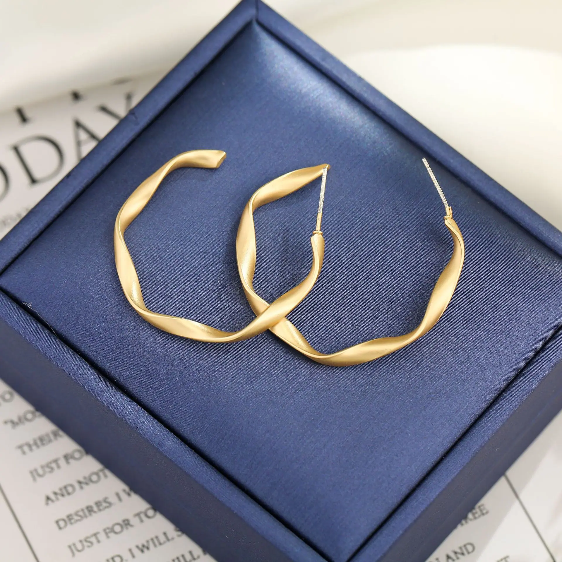 Small non-pierced fake hoop clip earrings charming round cartilage no need to perforate jewelry exquisite | Украшения и