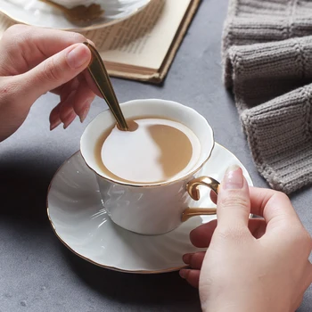 

New Classic Thread European Manual Gold Bone China Small Luxury Coffee Cup Tea Cup Grandparents Gifts Coffe Mug DD60BD