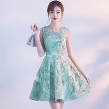 Милая светло-зеленого цвета из кружева, с вырезом на шее мини Vestidos De Festa платье с открытой спиной Длина пола мини-платья для возвращения на родину Короткие кружевное платье для выпускного вечера вечерние платья