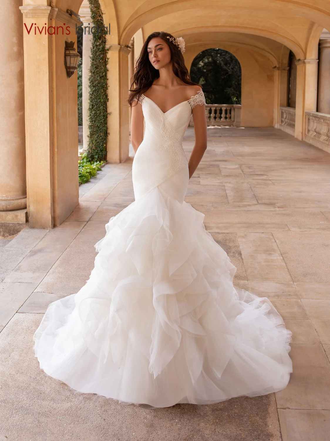 

Vivian's Bridal Simple Tulle Mermaid Wedding Dress 2019 Modern Sleeve Waist Bead Lace Appliques Tiered Layer Ruffle Bridal Dress