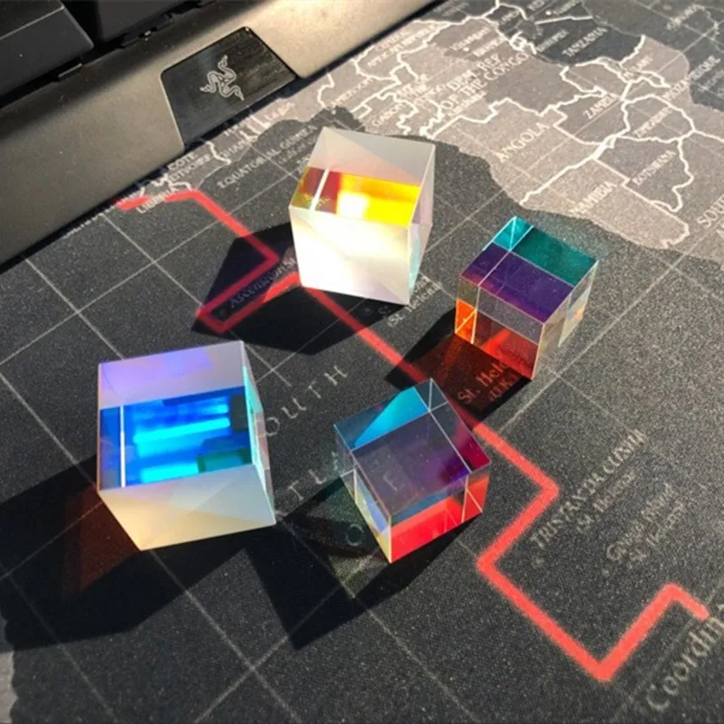 Шестигранный яркий светильник Prism комбинированный кубическая призма витражный