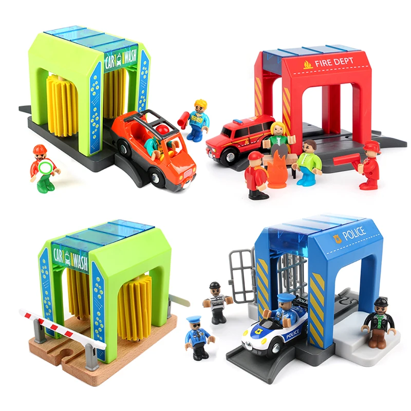 Rail Car Toy Car Wash Rail Car Set Treno Scena Bambini Stazione Dei Pompieri Stazione Di Polizia Giocattolo Di Simulazione Compatibile Con Pista Di Le