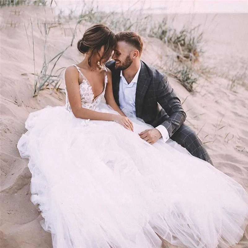 

V-Neck Lace Sheer A-Line Wedding Dresses 2020 Sexy Backless Tulle Bridal Gowns Sleeveless Formal Women Wedding Wear Beach