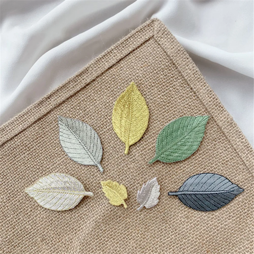 10 Stück viele Farben, Blatt-Aufnäher zum Aufbügeln, bestickte Aufnäher, Applikation für Kleidungsstücke, T-Shirts, Hosen, Taschen, DIY-Bastelbedarf