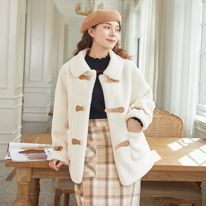 

Lamb coat women's winter 2020 new Korean version loose short fur lambskin plus velvet thickening oversized jacket Solid