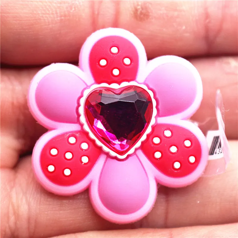 1pcs High Imitation Shoe Charms Colorful Heart-shaped Shoe Buckles Original Accessory fit Bracelets Croc JIBZ Kids Gifts F-ZBX20
