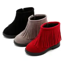 Детские ботинки; детская обувь для мальчиков; кожаные ботинки из флока; кроссовки для девочек; коллекция года; модные зимние теплые ботильоны с плюшевой подкладкой и бахромой