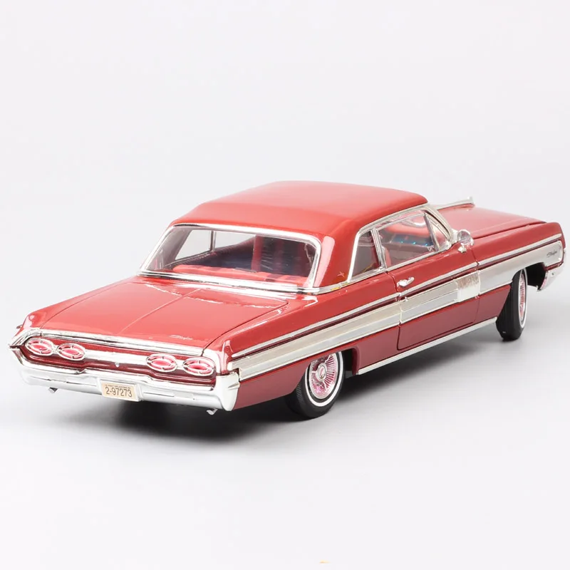 Большой Детский 1/18 дорожный знак Ретро 1962 Olds мобильный StarFire Diecasts& Toy Vehicles Весы Модель автомобиля миниатюрный автомобиль