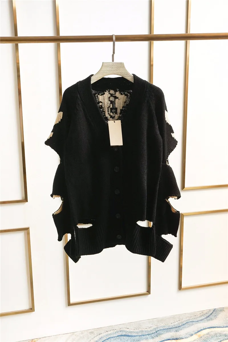 

2020 Luxury Sweaters New Autumn Winter Fashion Hole Designer Wool Women Cardigans Coat