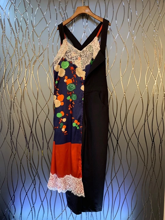 

2019 Early Autumn New Woman V-collar Irregular Lace Embroidery Mosaic Sleeveless Dress 831