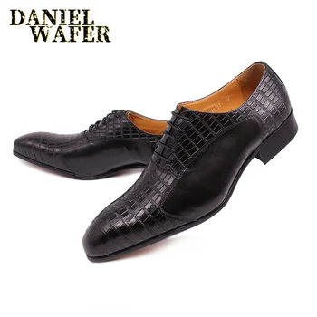 LUXURY BRAND MEN OXFORD SHOES LACE UP POINTED TOE BLACK BROGUE OXFORDS MEN DRESS WEDDING OFFICE LEATHER SHOES FORMAL SHOES MEN shidiweike new women platform oxfords brogue flats shoes suede leather lace up square toe luxury brand red black creepers b490