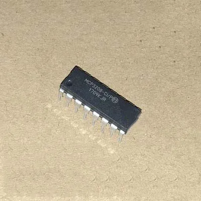 

2pcs MCP3208 MCP3208-CI/P DIP-16 In Stock
