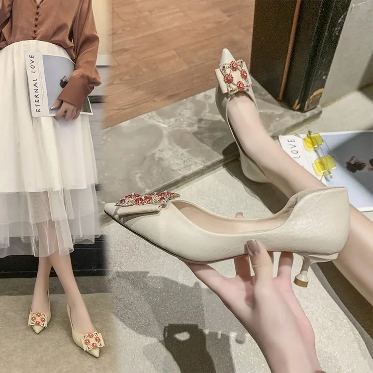 

Liren 2019 Summer Fashion Lady Elegant Sandals Pointed Wrapped Toe Crystal Metal Flowers Decoration Hoof Mid High Heels Sandals