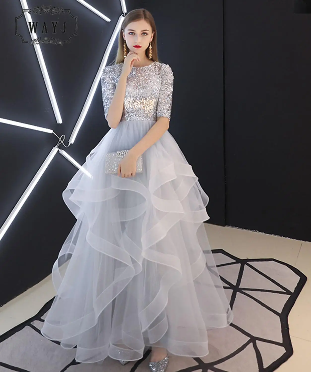 New Arrive Silver Sequins Evening Dress Backless Half Sleeve Womens Formal Gown A-Line O-neck Princess Evening Gown
