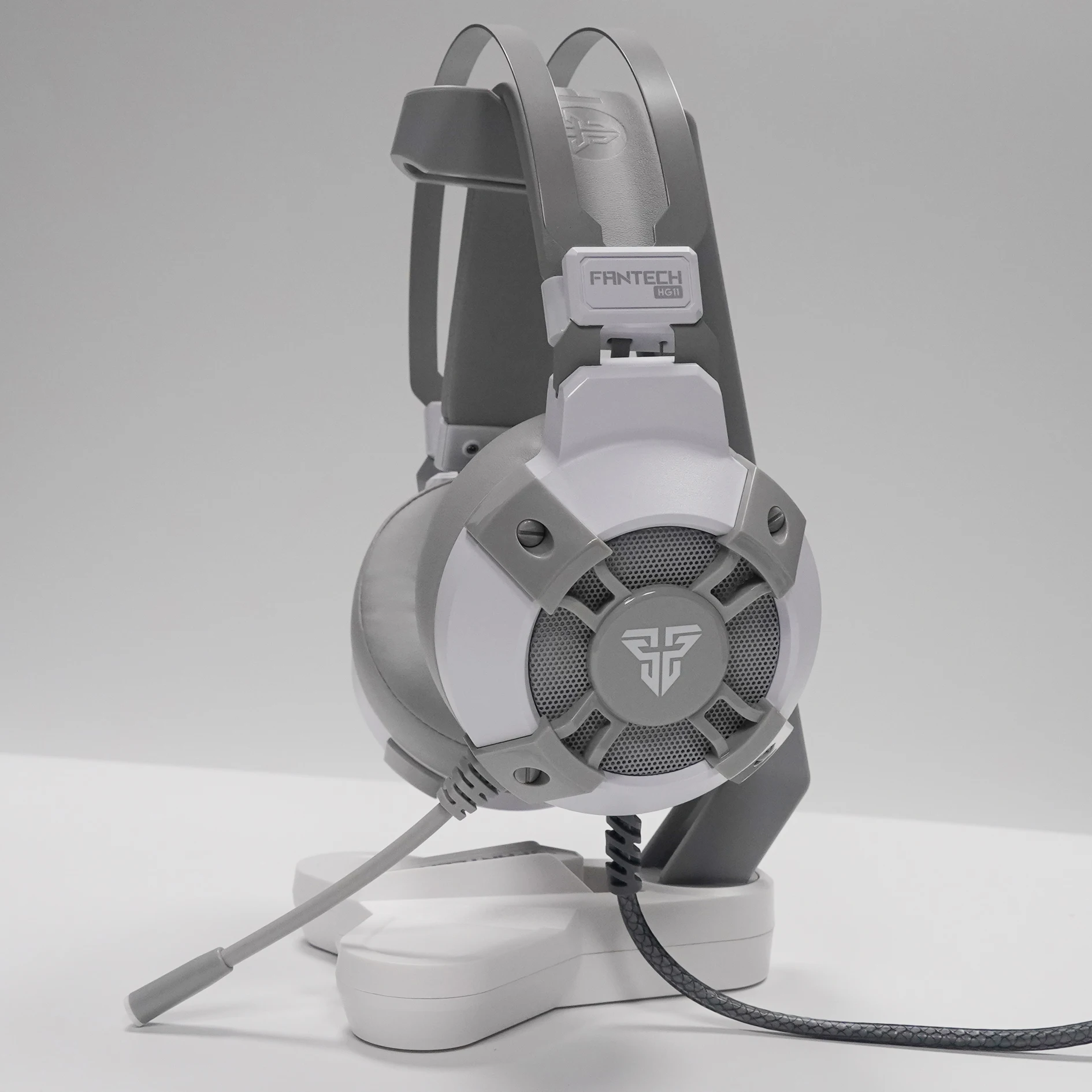 Fantech HG11 Putih Gaming Headphone LED 