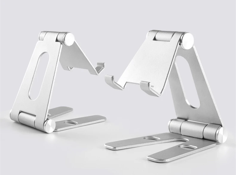 rotatable metal holder (10)