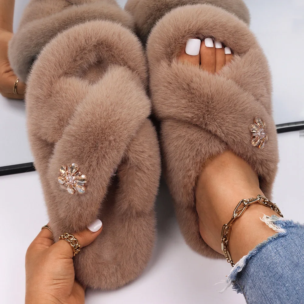 Fluffy Slippers Women Crystal Flower Decor Furry Sandals Elegant Ladies Home Flip Flops Faux Fur Slides Luxury Designer Shoes