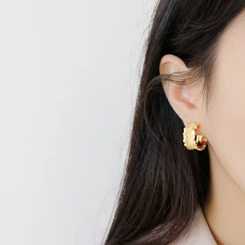 

Silvology 925 Sterling Siver Wavy Sand Surface Wide Stud Earrings 18K Gold High Quality Texture Womens Earrings Office Jewelry