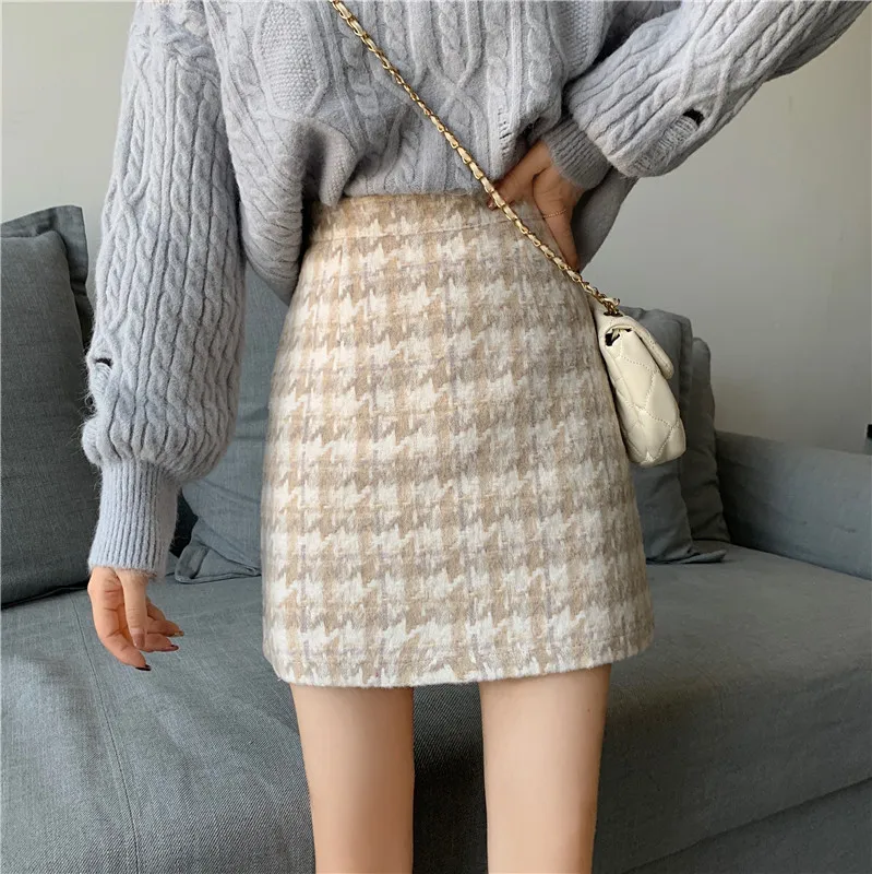 Women Woollen Plaid Skirts