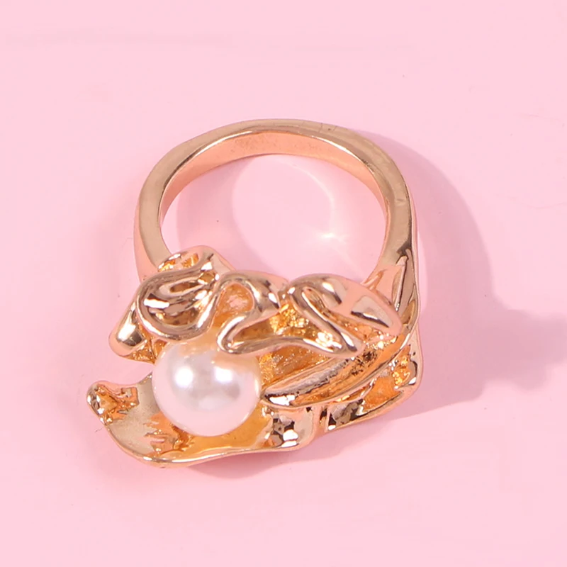 NEW Metal Irregular Finger Rings For Women Imitation Pearls Personality Fold Geometric Ring Gold Color Girls Party Jewelry Gifts