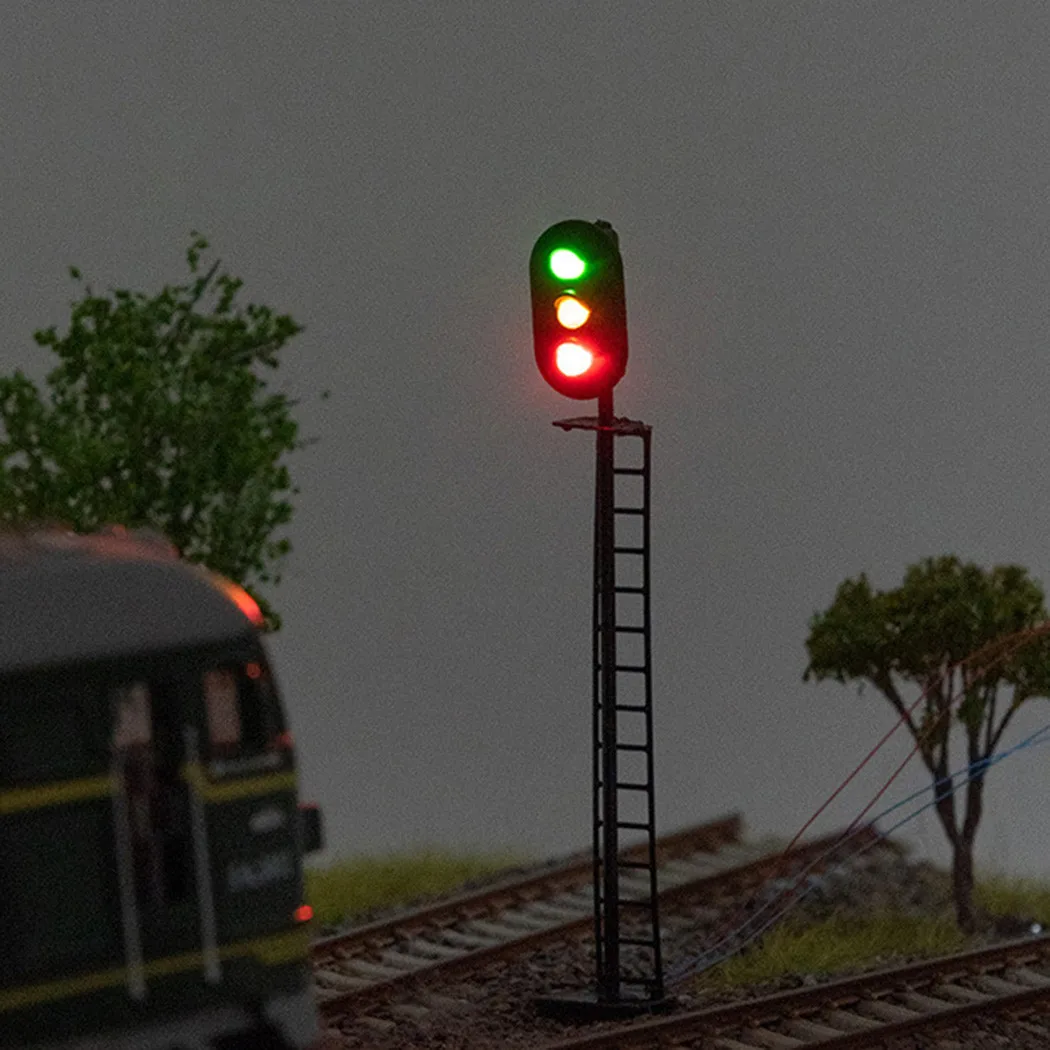 3X 00 Model Railway 3 Aspect Light Signal 3/12 VOLT DC OO GAUGE Pre Wired Building Sand Table Models Scenery Railroad Decoration