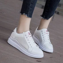 Белая женская обувь; коллекция года; сезон лето; сетчатая обувь на плоской подошве; Цвет Красный; дышащая спортивная обувь с перфорацией; белые туфли в иностранном стиле