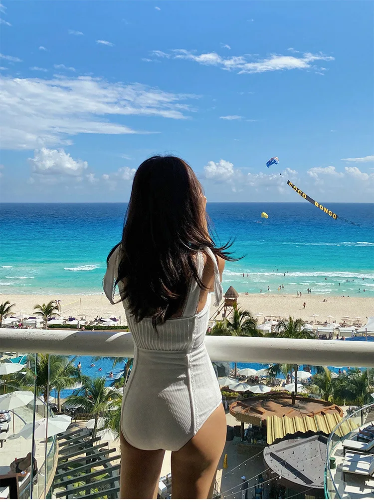 15892138831_1658000915