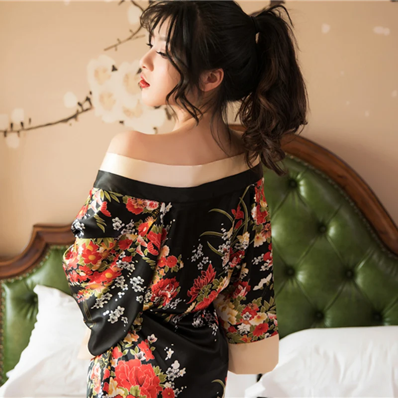 

Japanese Style Short Loose Satin Sexy Yukata Dress For women Pajamas Oriental Floral Kimono Haori Chinese Qipao Nightgown Robe