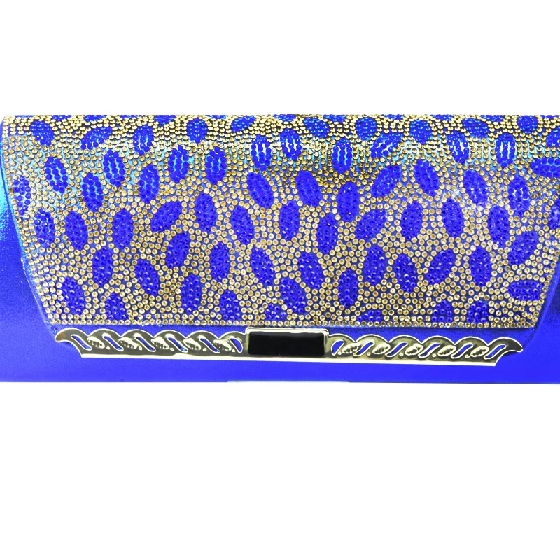 Новейший комплект из туфель и сумочки золотистого цвета в африканском стиле