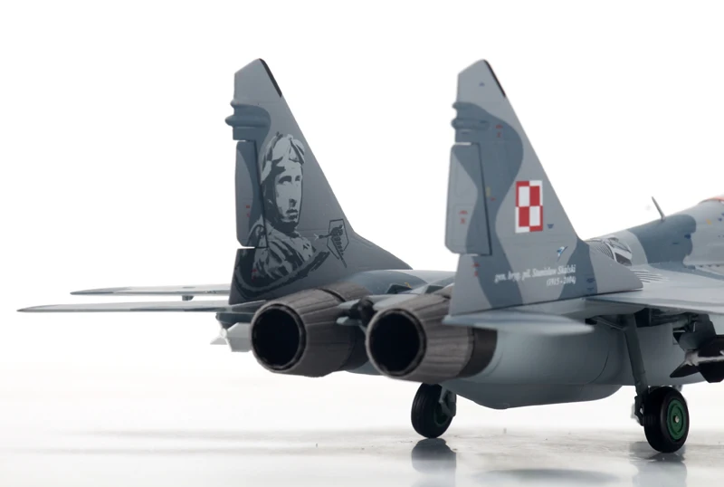 Изысканные 1/72 польский air force m-29ub Истребитель модель двухместная качеля для Тип сплав Коллекционная модель