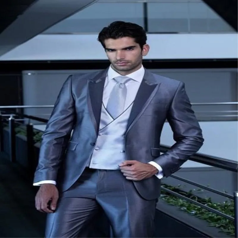 

DE Customized 2018 Shiny Smooth High Quality Official Business Wedding Party Slim Fit Suit Set (Jacket + Trousers + Vest)