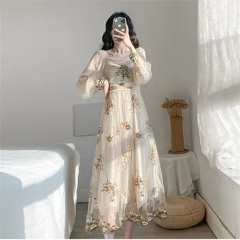 

Real shot French retro women's embroidery dress 2020 retro fairy super fairy long sleeve mesh embroidery mid-length dress