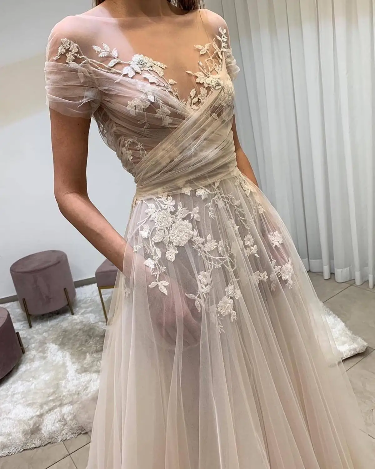 

Leeymon A Line Tulle Wedding Dress Lace Appliques Beadings Floor-Length Boat Neck Bridal Gown Robe de Mariee