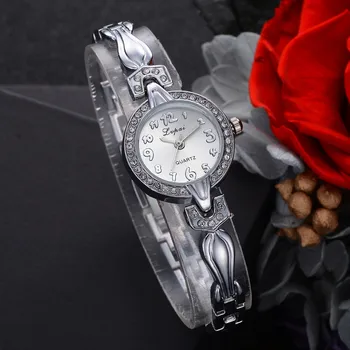 

Women's Quartz Wrist Watch Fashion Crystal Diamond Bracelet Wristwatch Luxurious Retro Design Female Watch Gift Reloj Mujer