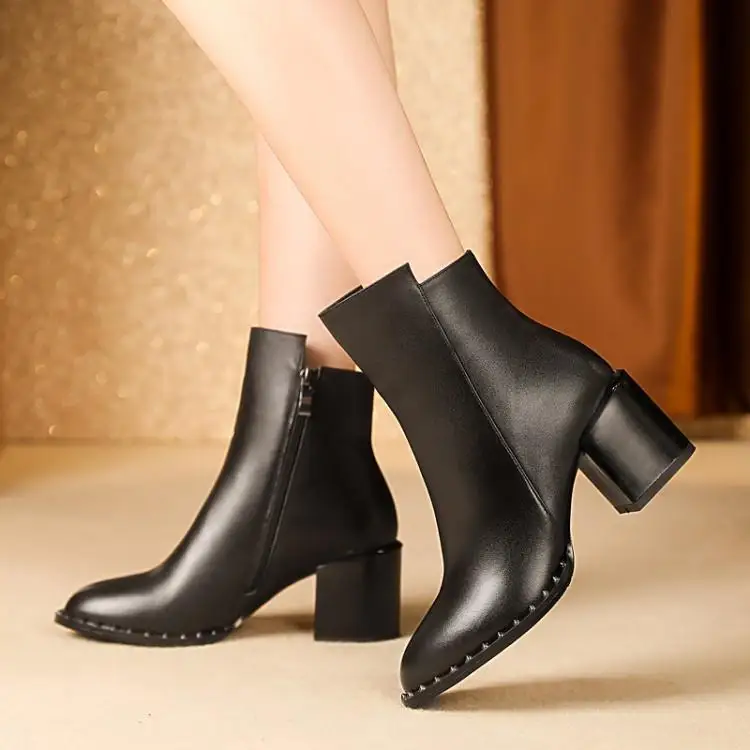 

Leather boots qiu dong female pointed high-heeled rivet black thick with Martin boots female head layer cowhide