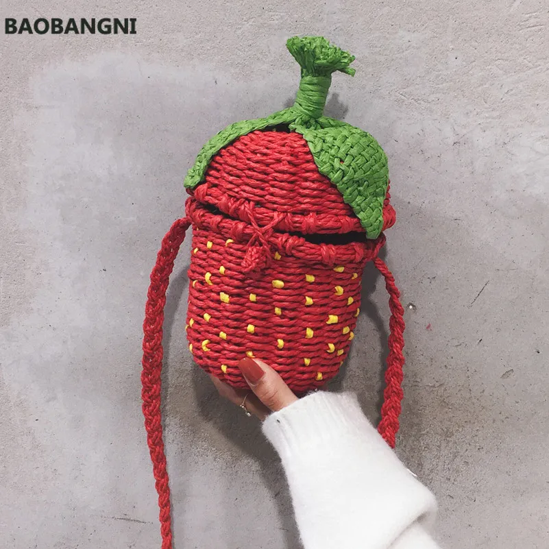 

Spring And Summer New Women's Straw Bag Pastoral Woven Shoulder Messenger Bag Travel Strawberry Shape Weaving Messenger Bag