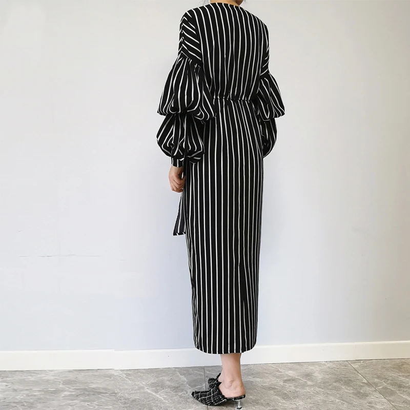 9137859569_341398406