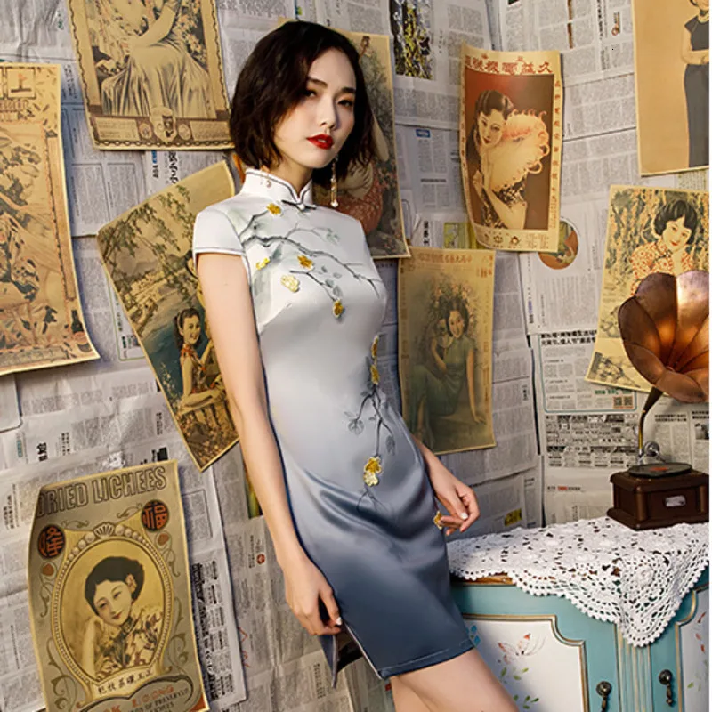 Женское китайское Qipao красивое серебристо-серое градиентное китайское серебристо-серое Короткое мини-платье Qipao в восточном стиле из шелка