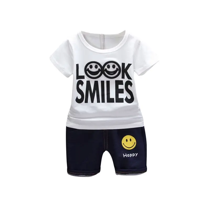Летние очаровательные комплекты для маленьких мальчиков с надписью «Smile»; рубашка с короткими рукавами и принтом; комплект из блузки и шорт; повседневная одежда для детей
