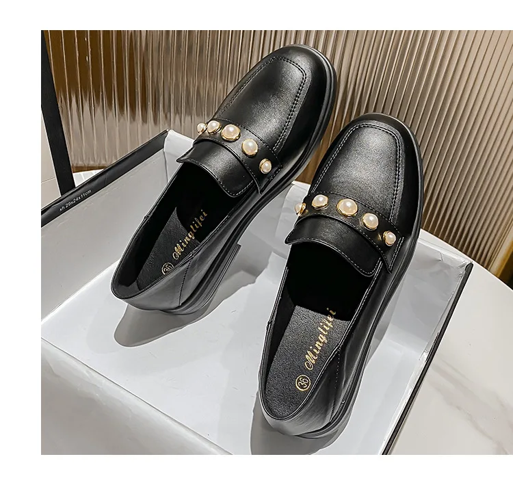 2021 Spring and Autumn low Heel shoes women's fashion design black pearl true leather loafers large size 41-43 free shipping 2021 Spring and Autumn low Heel shoes women's fashion design black pearl true leather loafers large size 41-43 free shipping