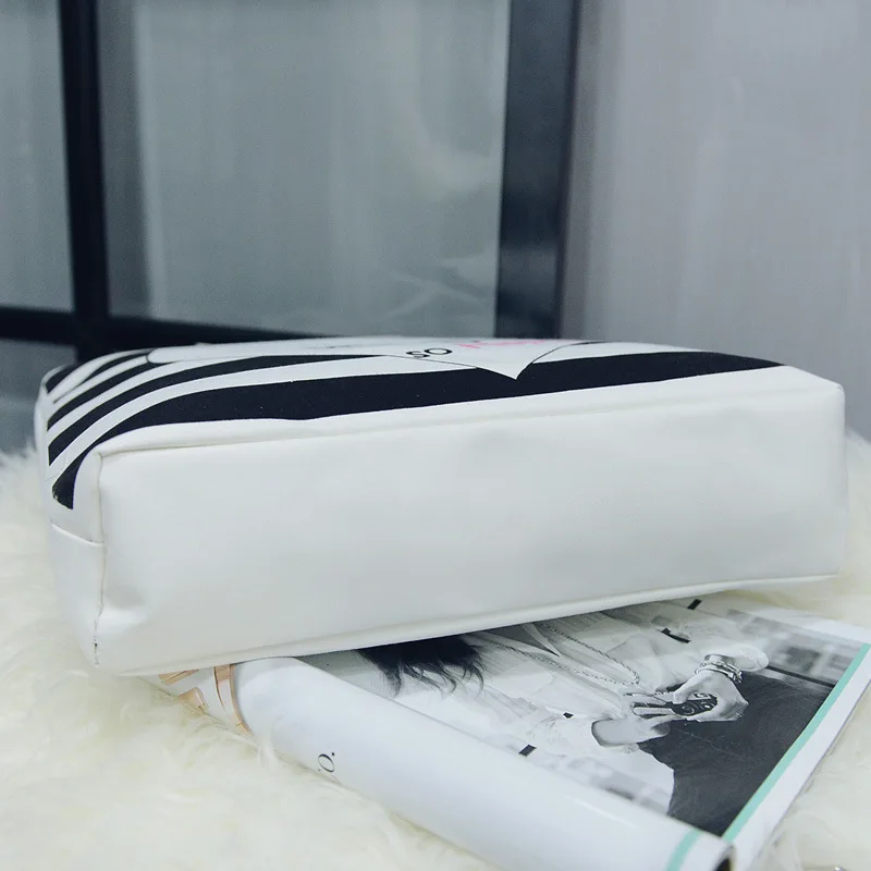 3643878749_1701965230