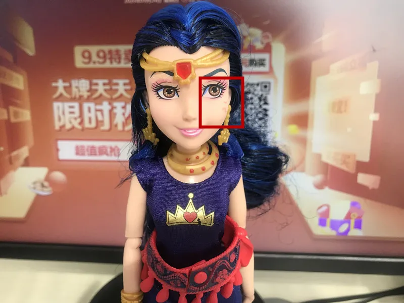 https://ae01.alicdn.com/kf/He768a5335fb0430984c3994bc66a15e3U/Disney-Descendants-11-28cm-MAL-Isle-of-The-Lost-Action-Figure-Toy-Dolls-Face-Fade.jpg