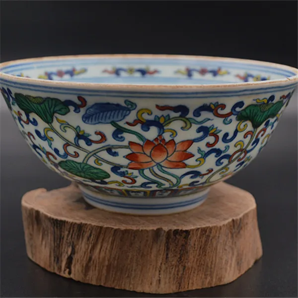 

Античная коллекция QingDyansty(YongZhen:1678-1735) фарфоровое ведро с цветным лотосом