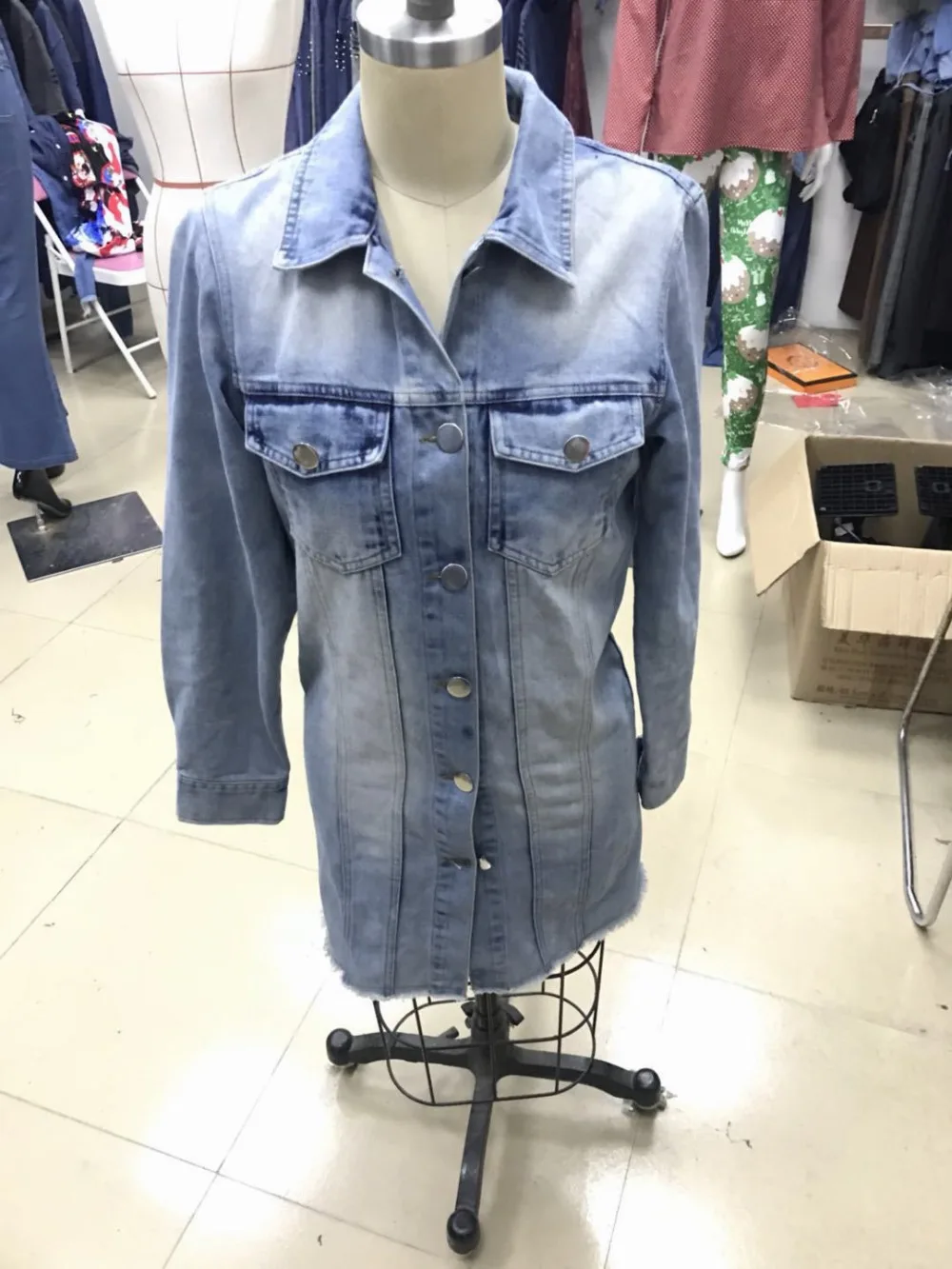 9900916886_2037707481