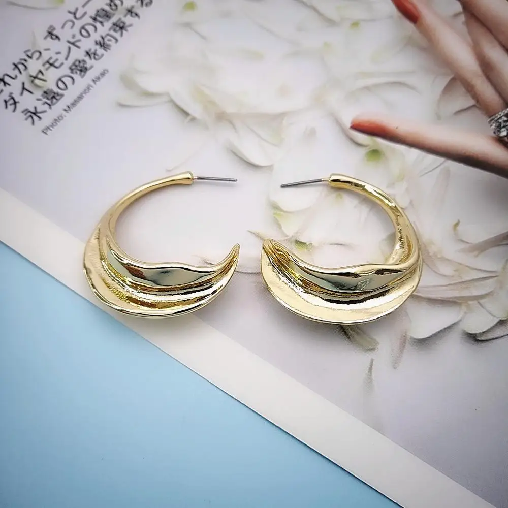 2020 Новые поступления золотые серьги Модные ювелирные изделия Свадебные вечерние