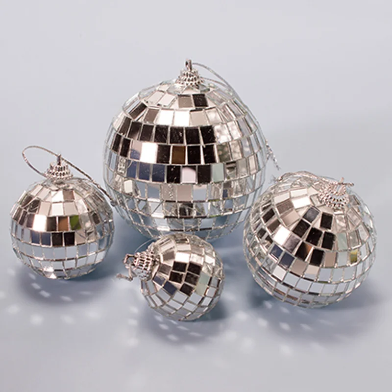 thumbnail image 1 of Bola reflectante de espejo plateado para Navidad, decoración para árbol de Navidad, bola brillante, decoración para cumpleaños, bodas, fiestas en casa, bar, adorno, 1 of 5